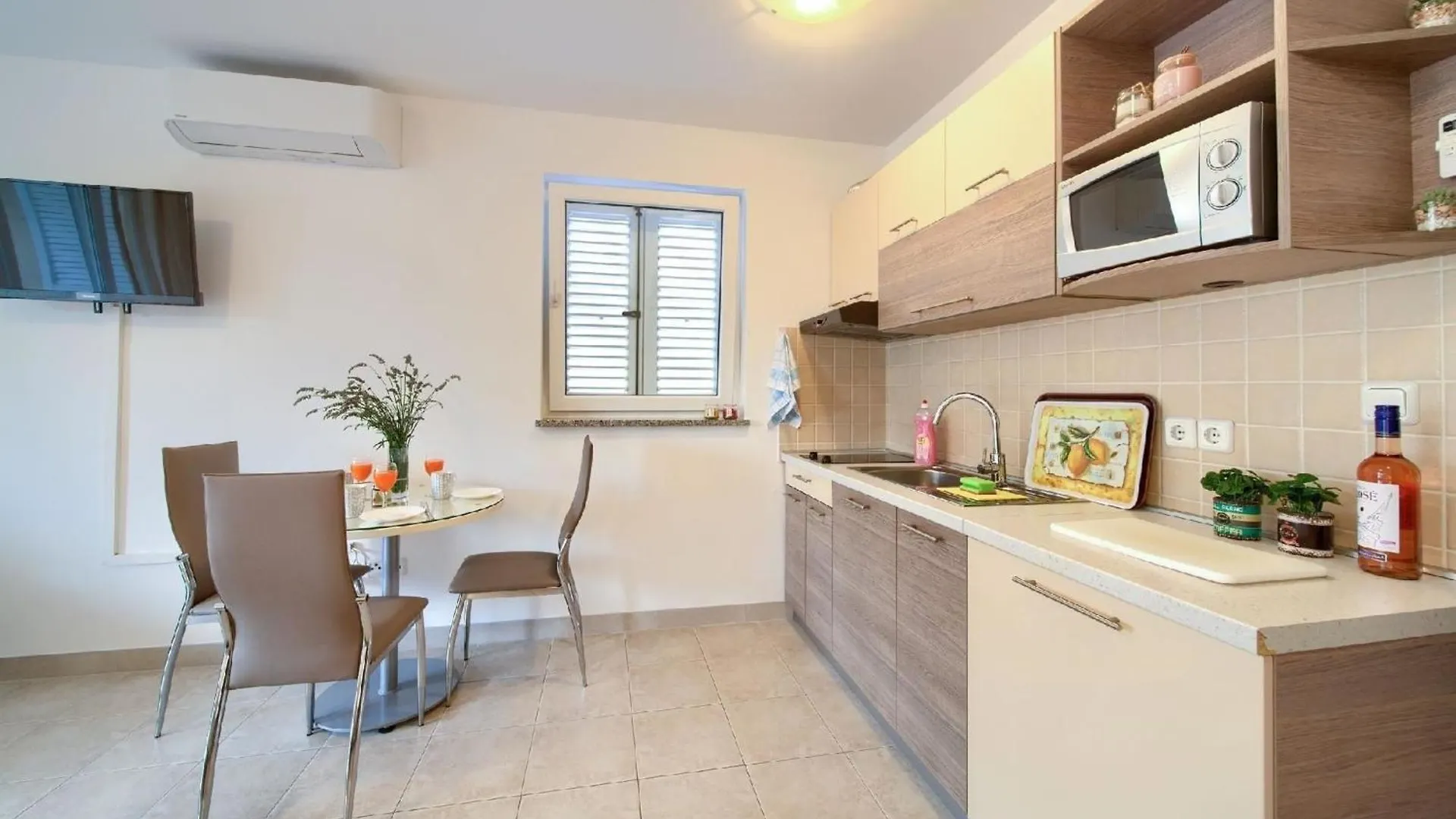 Ferienwohnung In Silo Mit Moebliertem Balkon Apartment