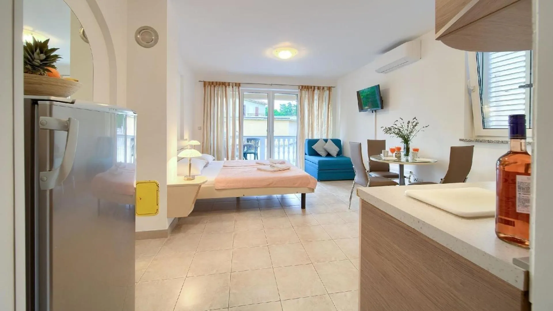 Ferienwohnung In Silo Mit Moebliertem Balkon Kroatien